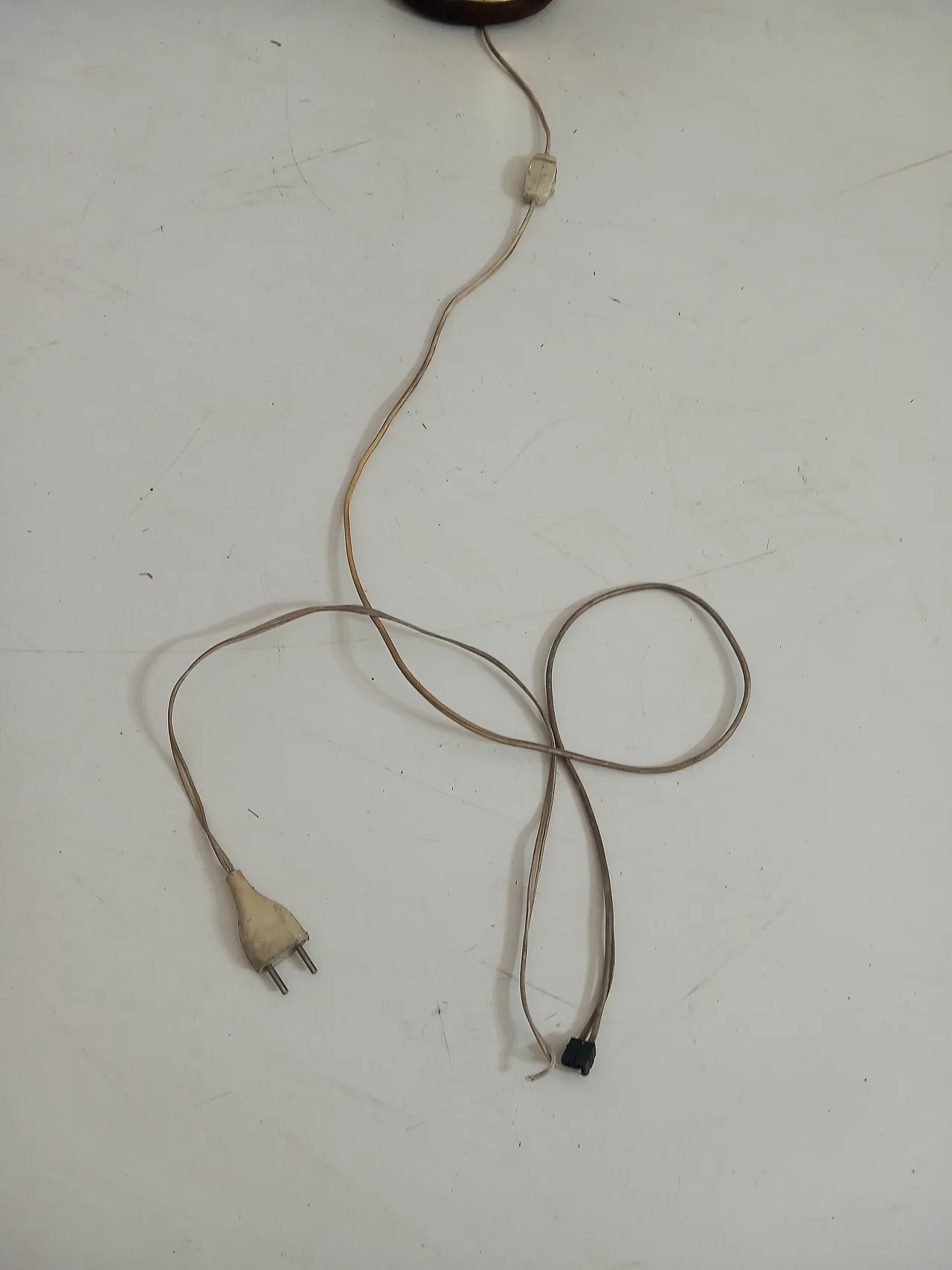 Mid-Century Classic Table Lamp, 1960s 4