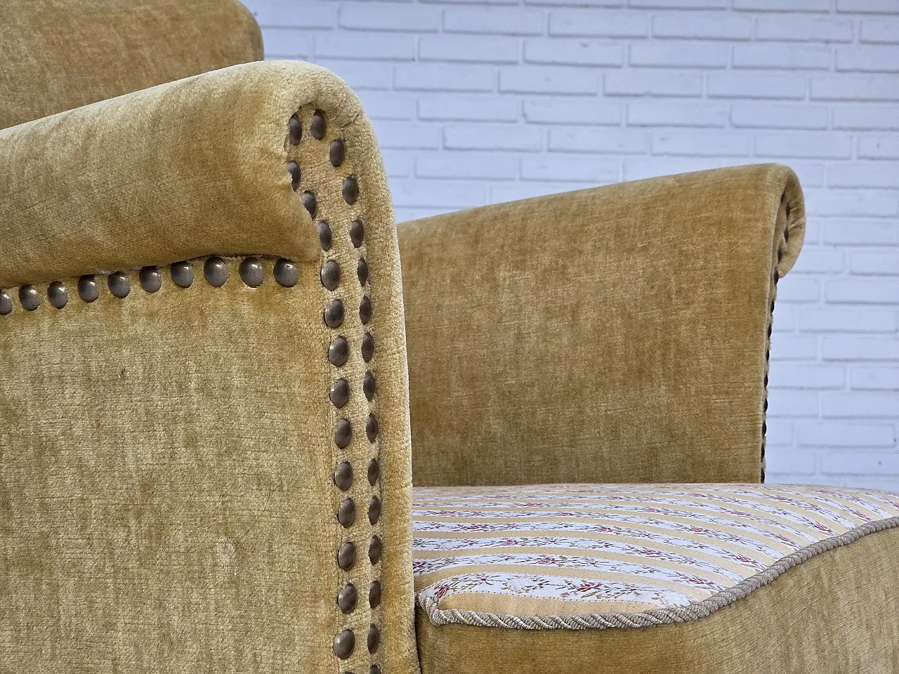 Poltrona danese, velluto, anni '60 4