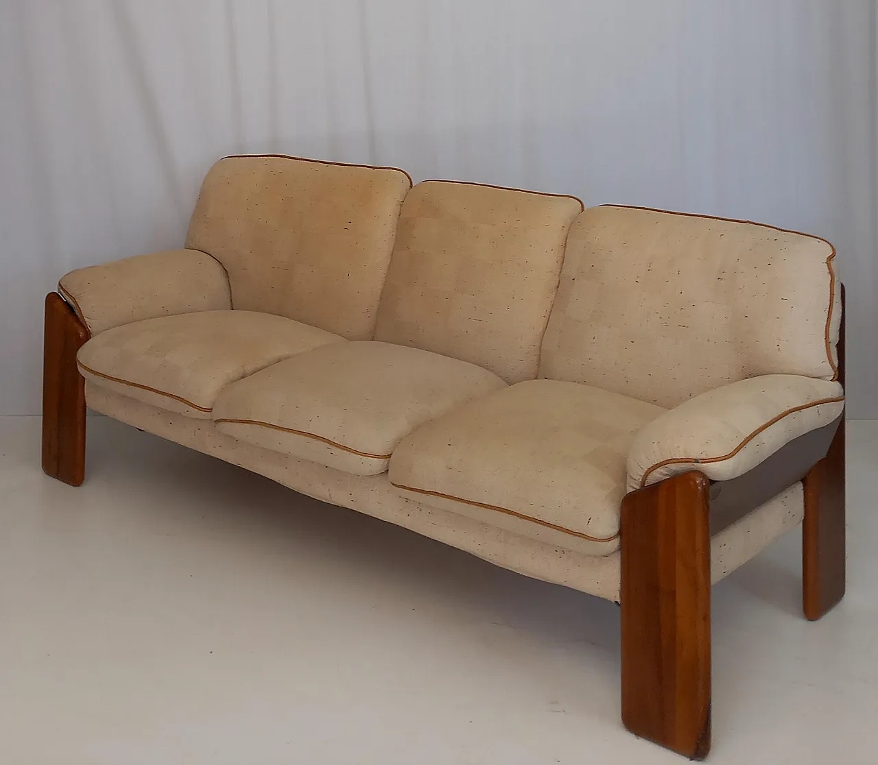 Cream Sofa model Sapporo by Mobil Girgi, 70s 2