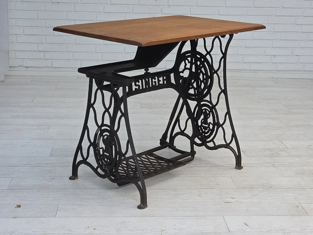 Singer sewing machine table oak wood, cast iron, 1930s 5
