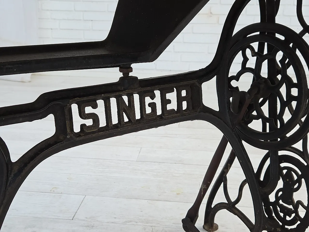 Singer sewing machine table oak wood, cast iron, 1930s 9