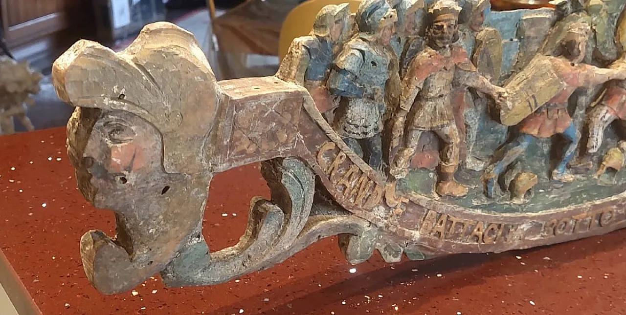Scultura antica, chiave in legno di carretto siciliano, '800 3