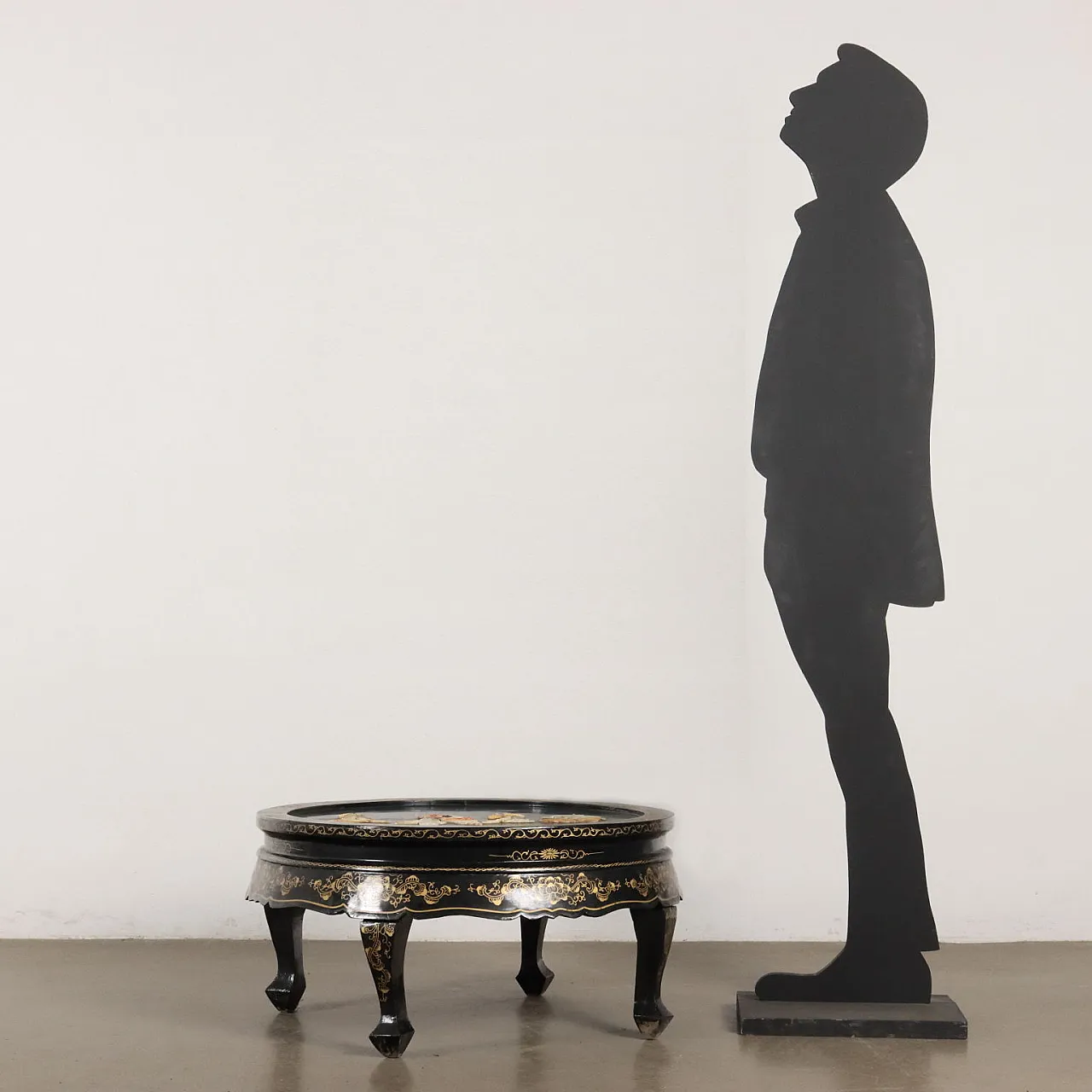 Pair of wooden coffee tables with gold-painted oriental motifs 2