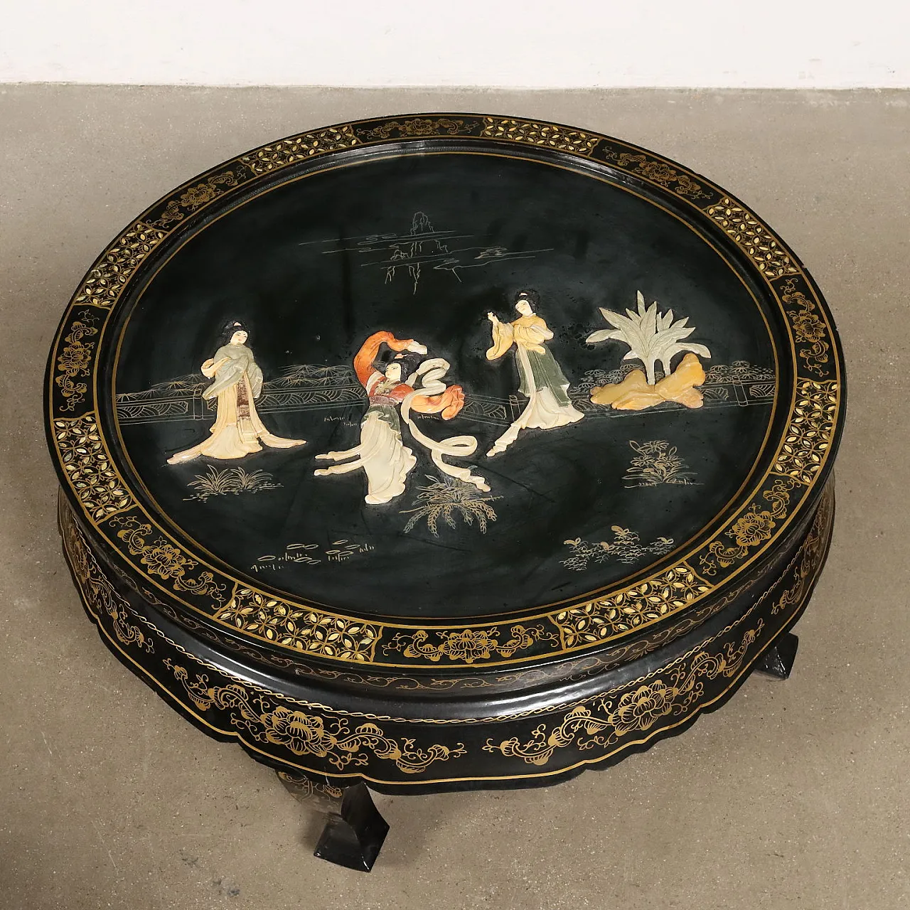 Pair of wooden coffee tables with gold-painted oriental motifs 4