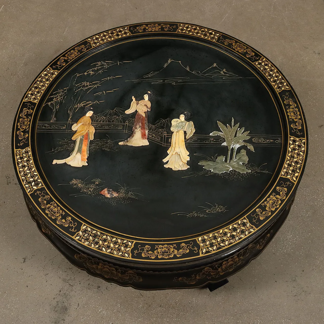 Pair of wooden coffee tables with gold-painted oriental motifs 5