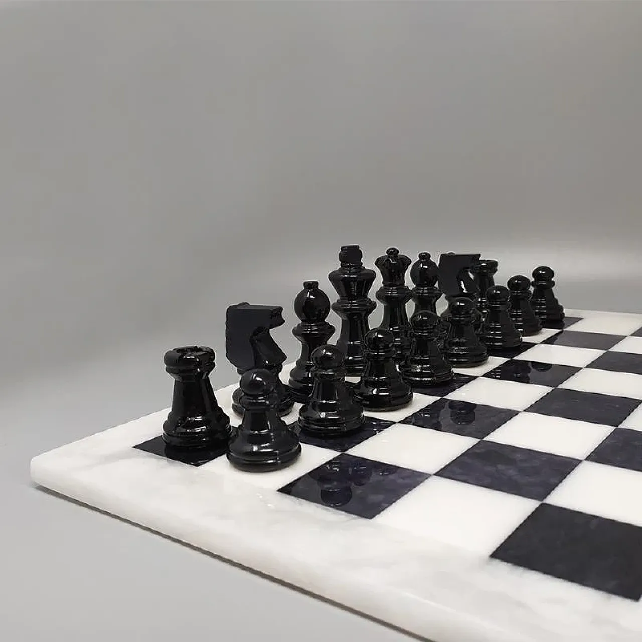 Black and white chess set in Volterra alabaster, 1970s 3