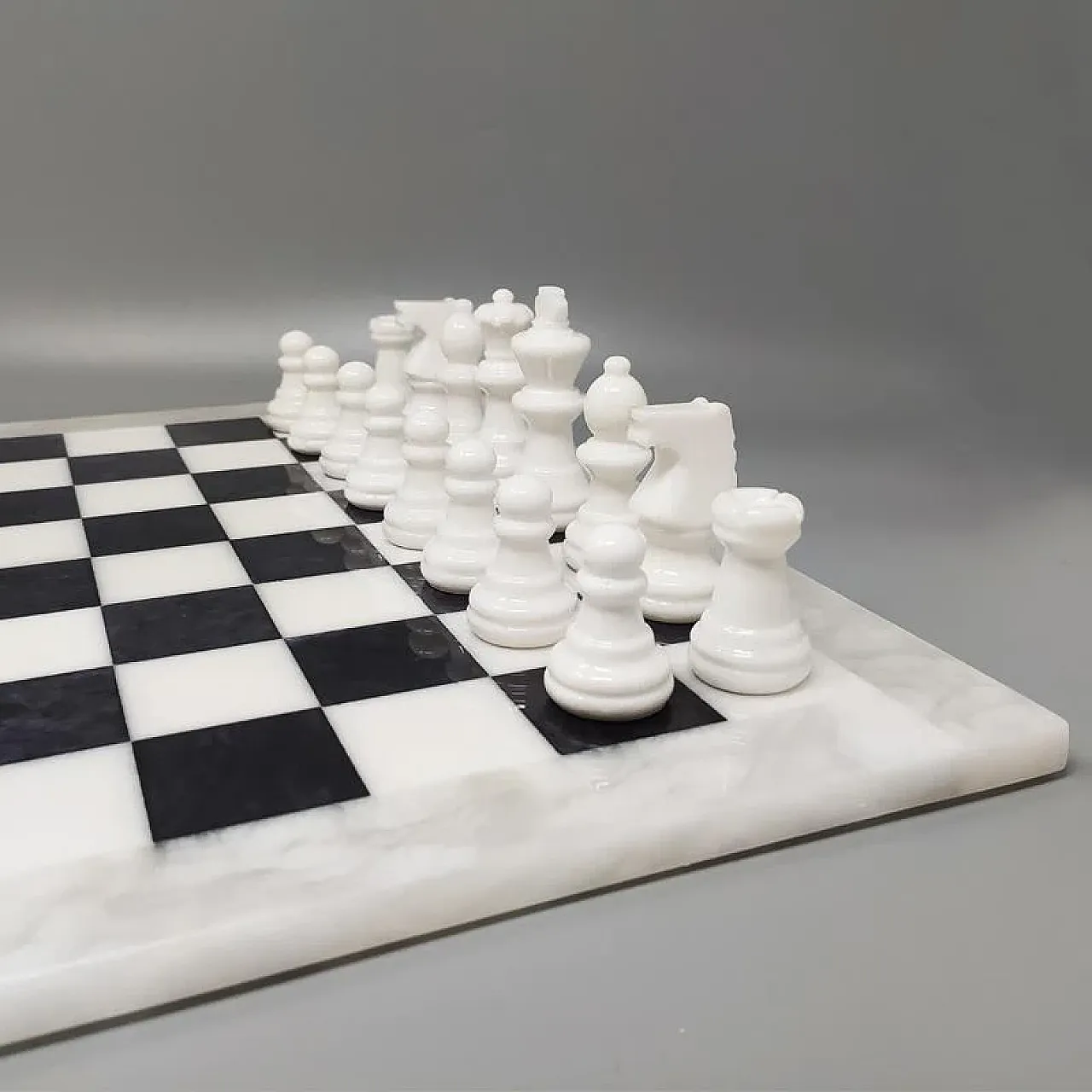 Black and white chess set in Volterra alabaster, 1970s 4