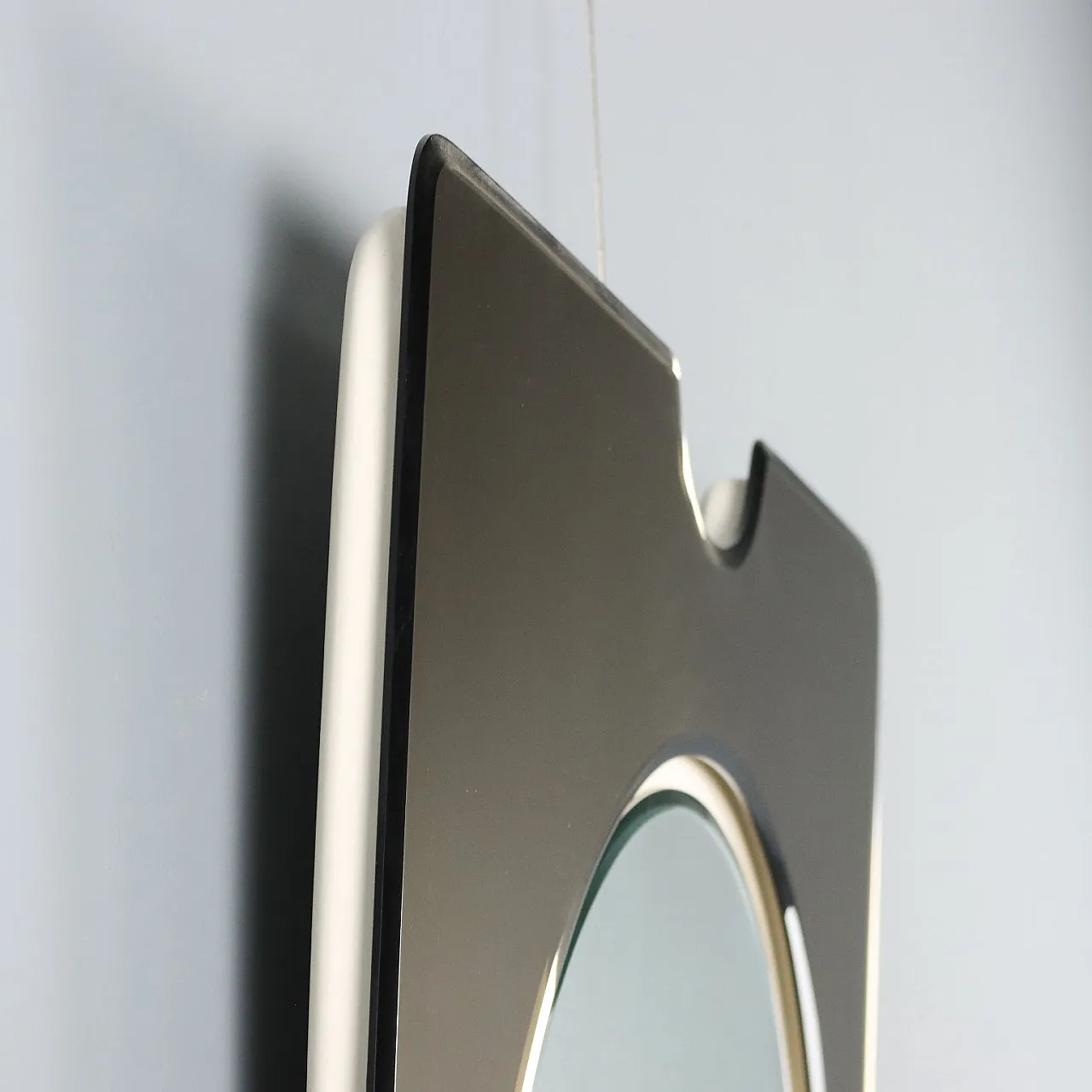 Specchio in legno laccato e vetro fumé, anni '60 8