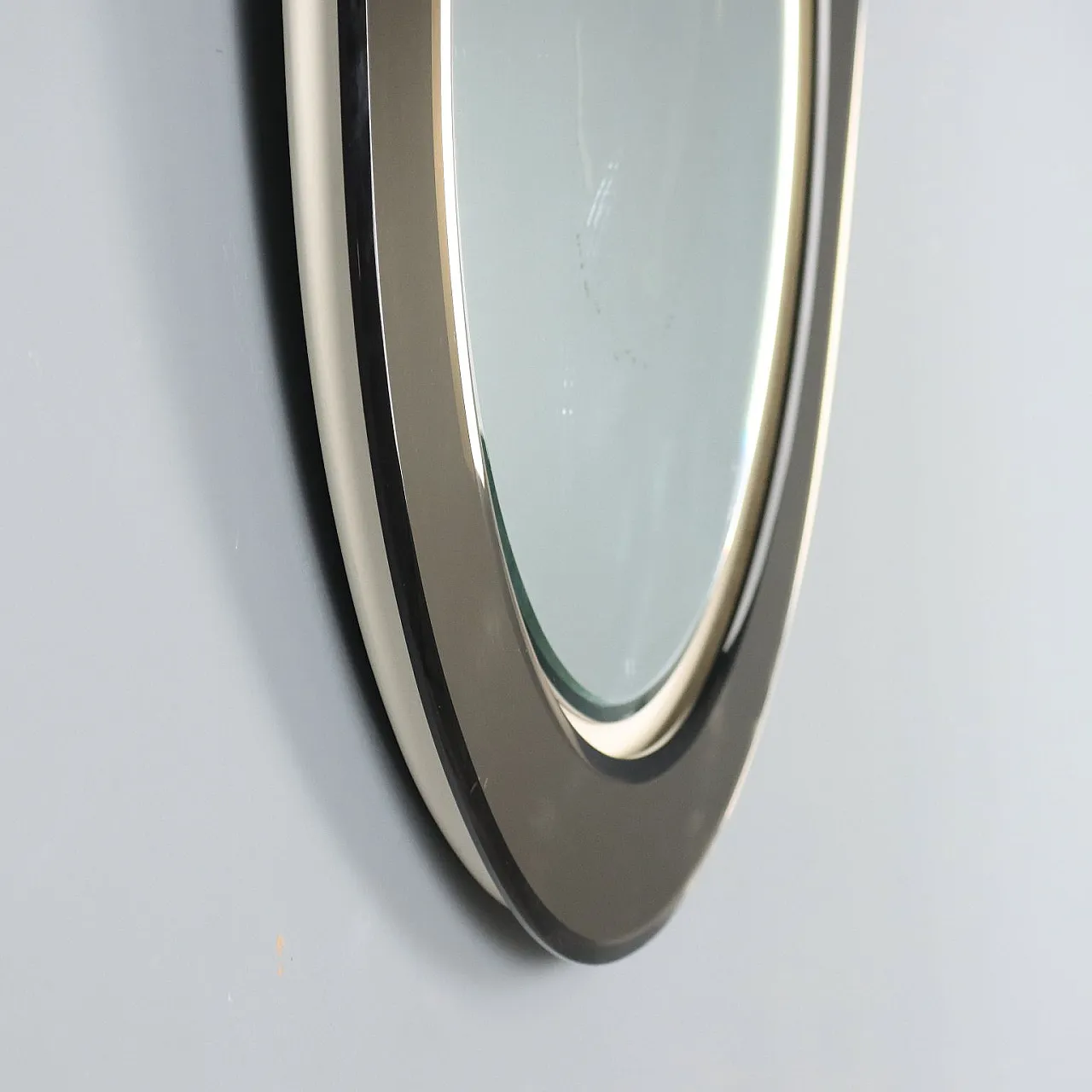 Specchio in legno laccato e vetro fumé, anni '60 9