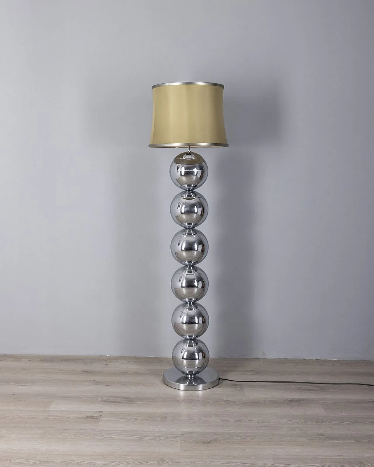 Lampada da terra con sfere in metallo cromato, anni '70 1