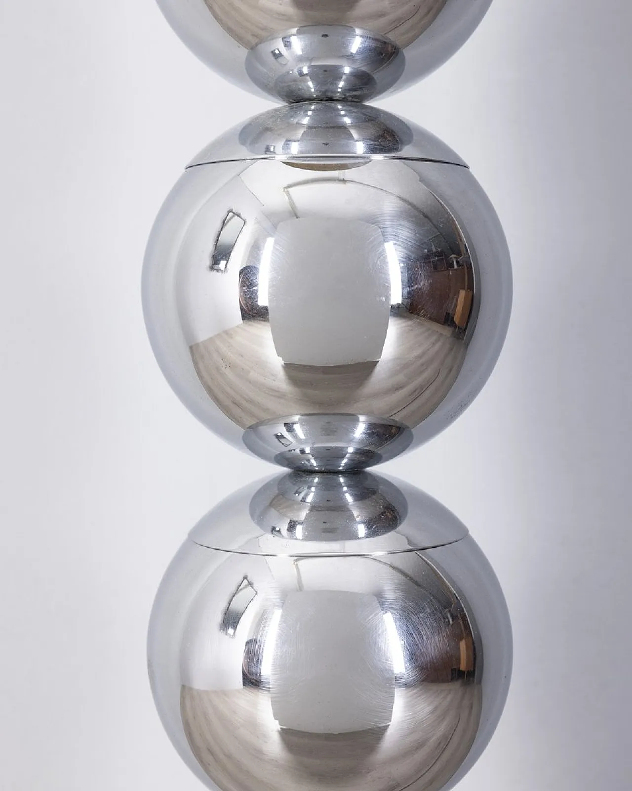 Lampada da terra con sfere in metallo cromato, anni '70 7