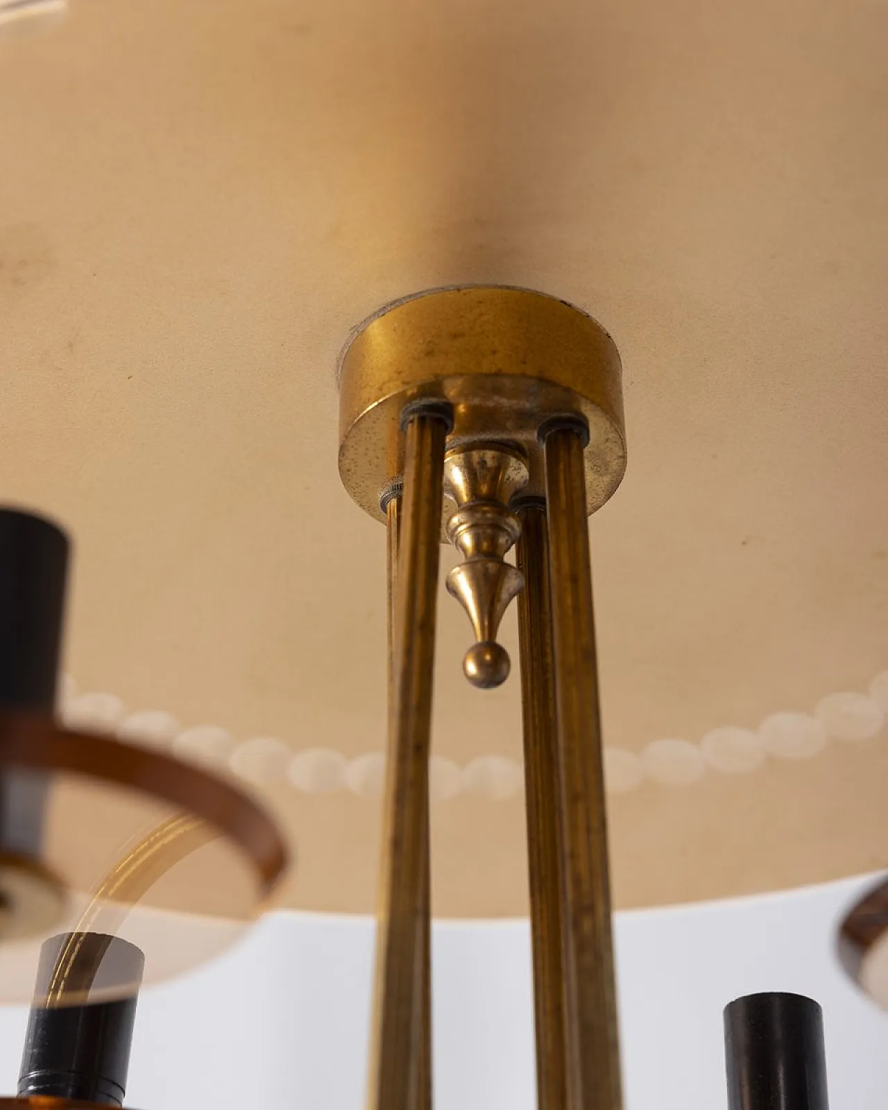 Lampadario in ottone e vetro rosa, anni '50 8