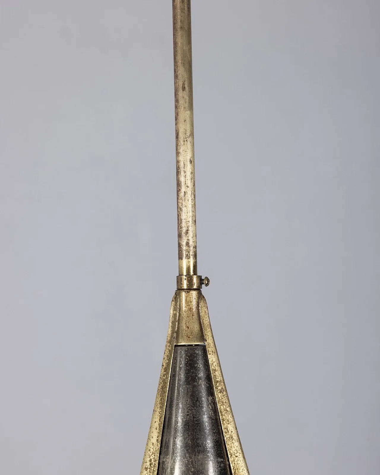 Lampada a sospensione in ottone e vetro opalino di Stilnovo, anni '60 7