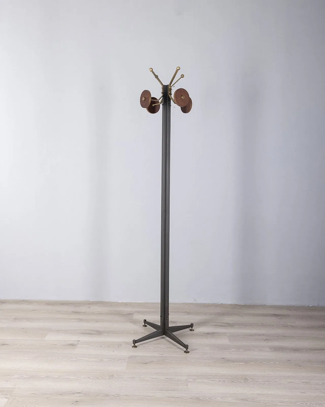 Floor coat rack in black metal and wood, 1960s 1