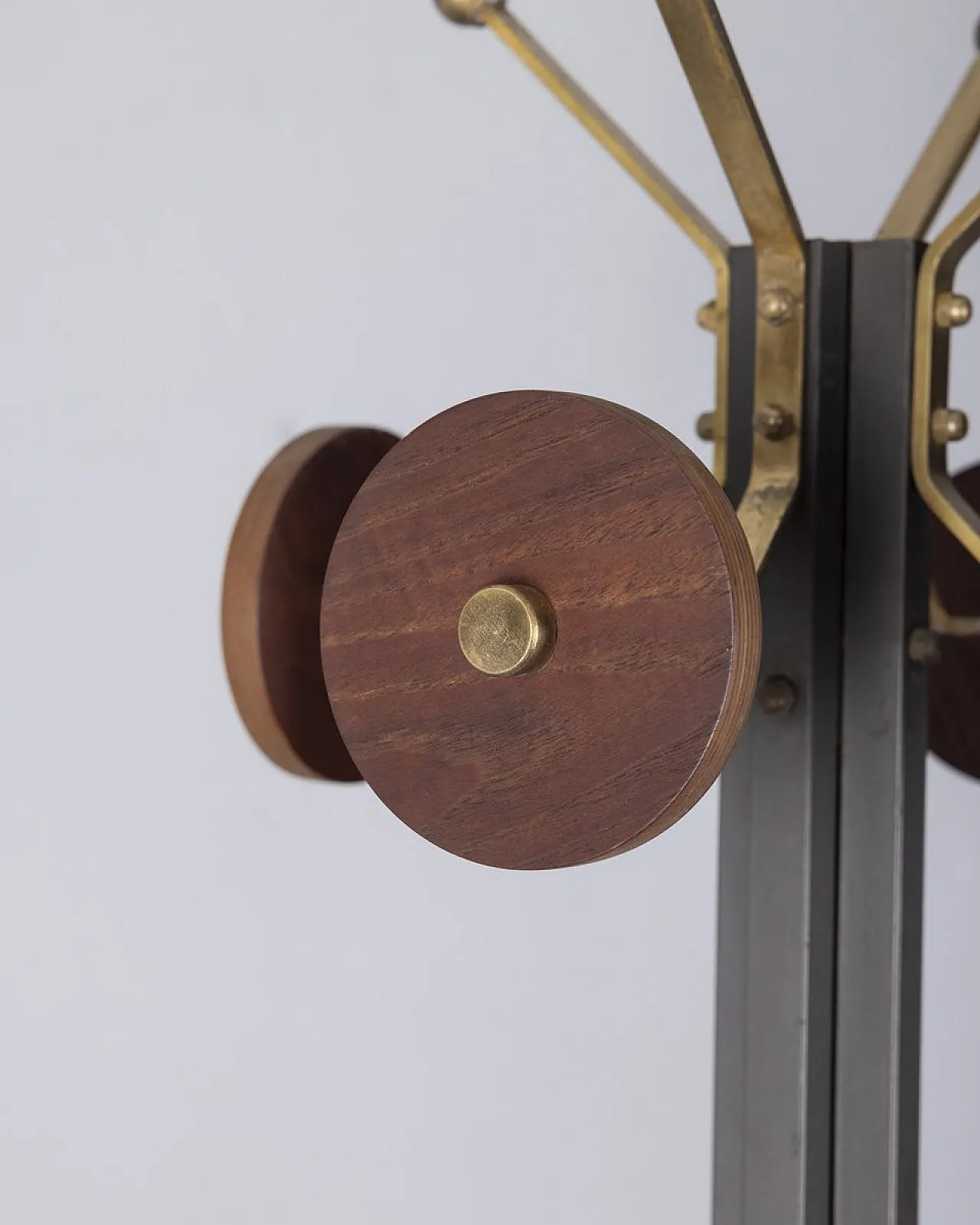 Floor coat rack in black metal and wood, 1960s 4