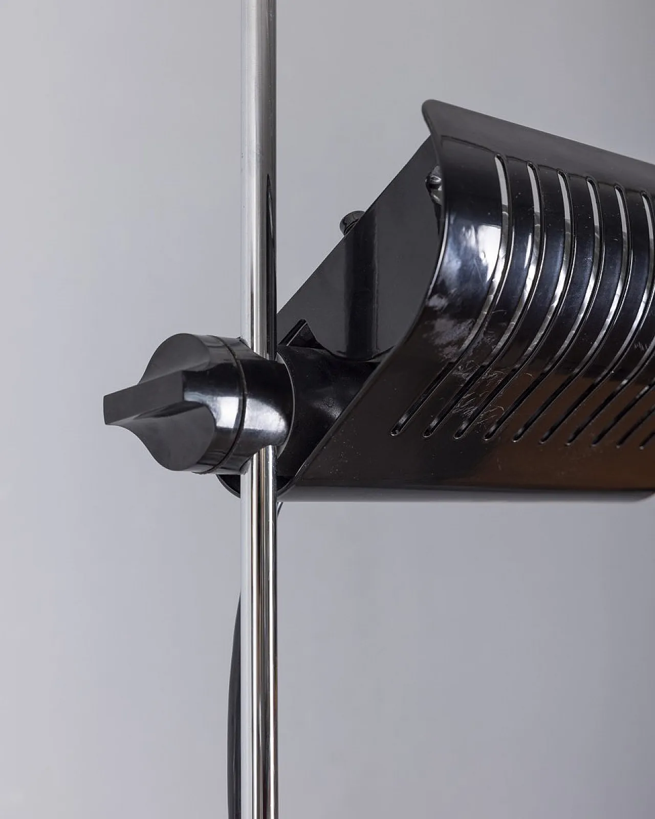 Lampada da pavimento Colombo 626 di Joe Colombo per Oluce, anni '70 8