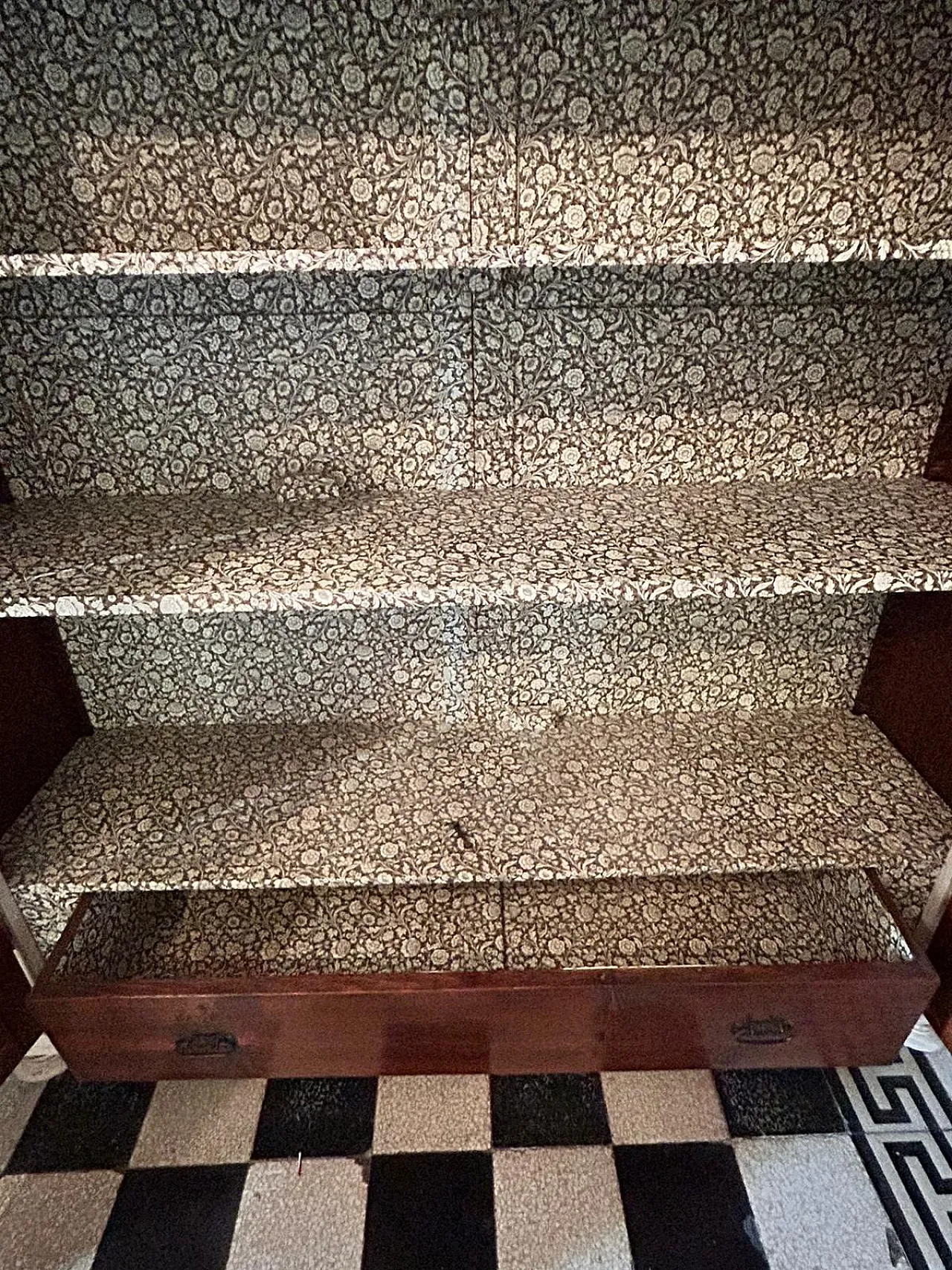 Sideboard or wardrobe, 18th century 3