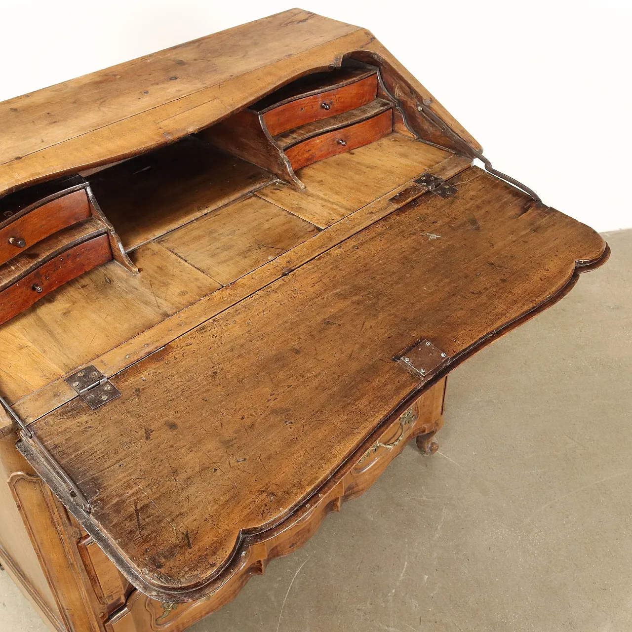 Ribalta Barocca in noce e abete con 7 cassetti, '700 5