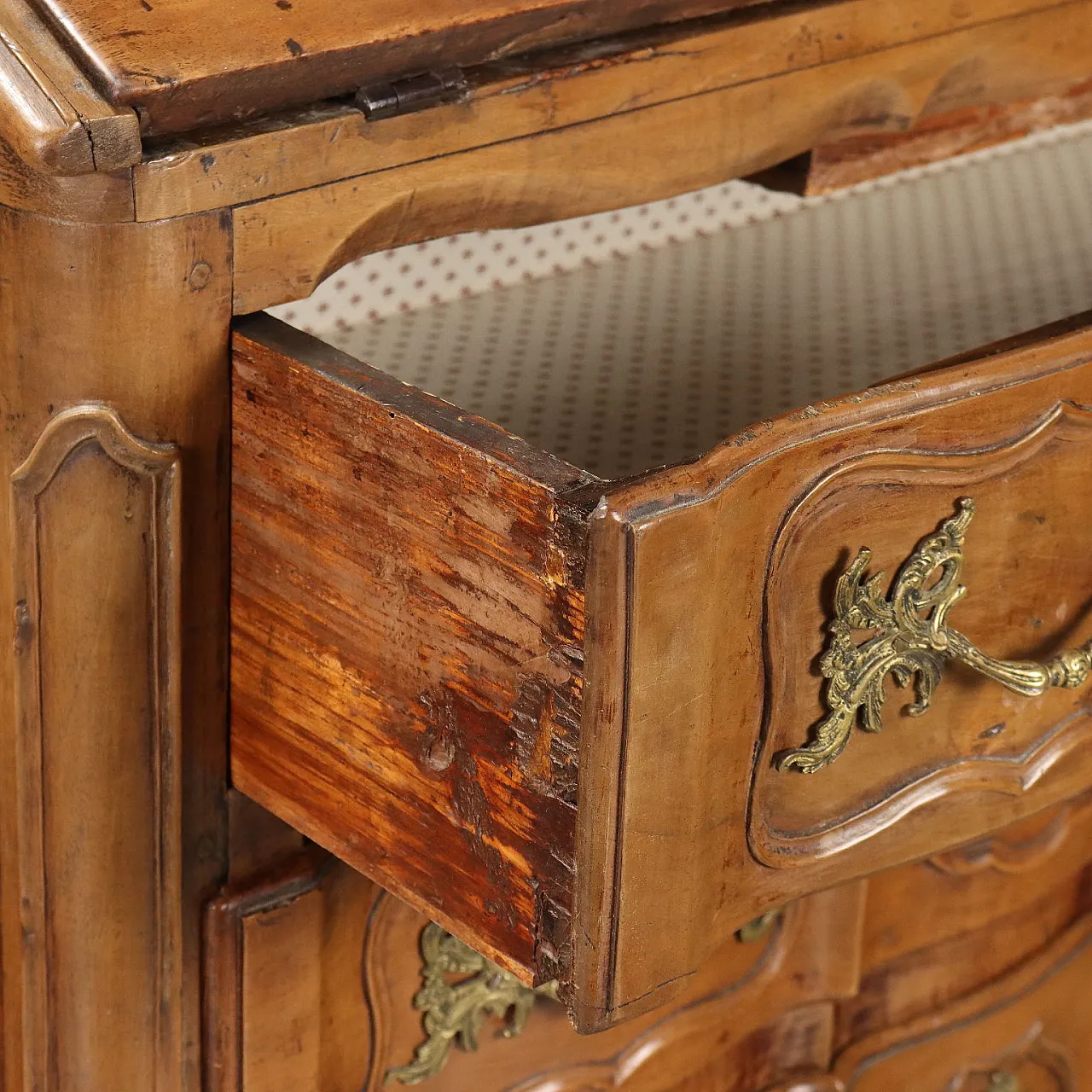 Ribalta Barocca in noce e abete con 7 cassetti, '700 9