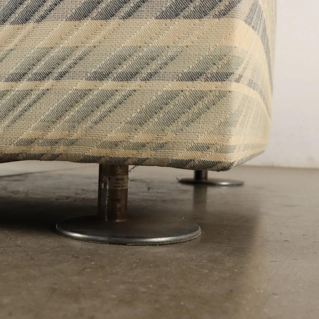 Divano D120 a due posti di Valeria Borsani e Alfredo Bonetti per Tecno, anni '80 7