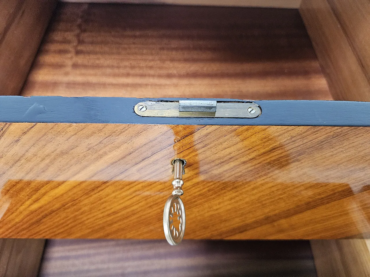 Mid Century drawer in mahogany and mirror, 1950s 14