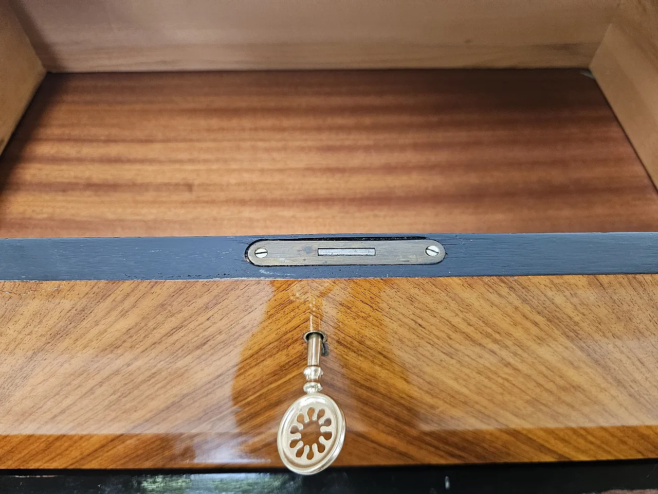 Mid Century drawer in mahogany and mirror, 1950s 17