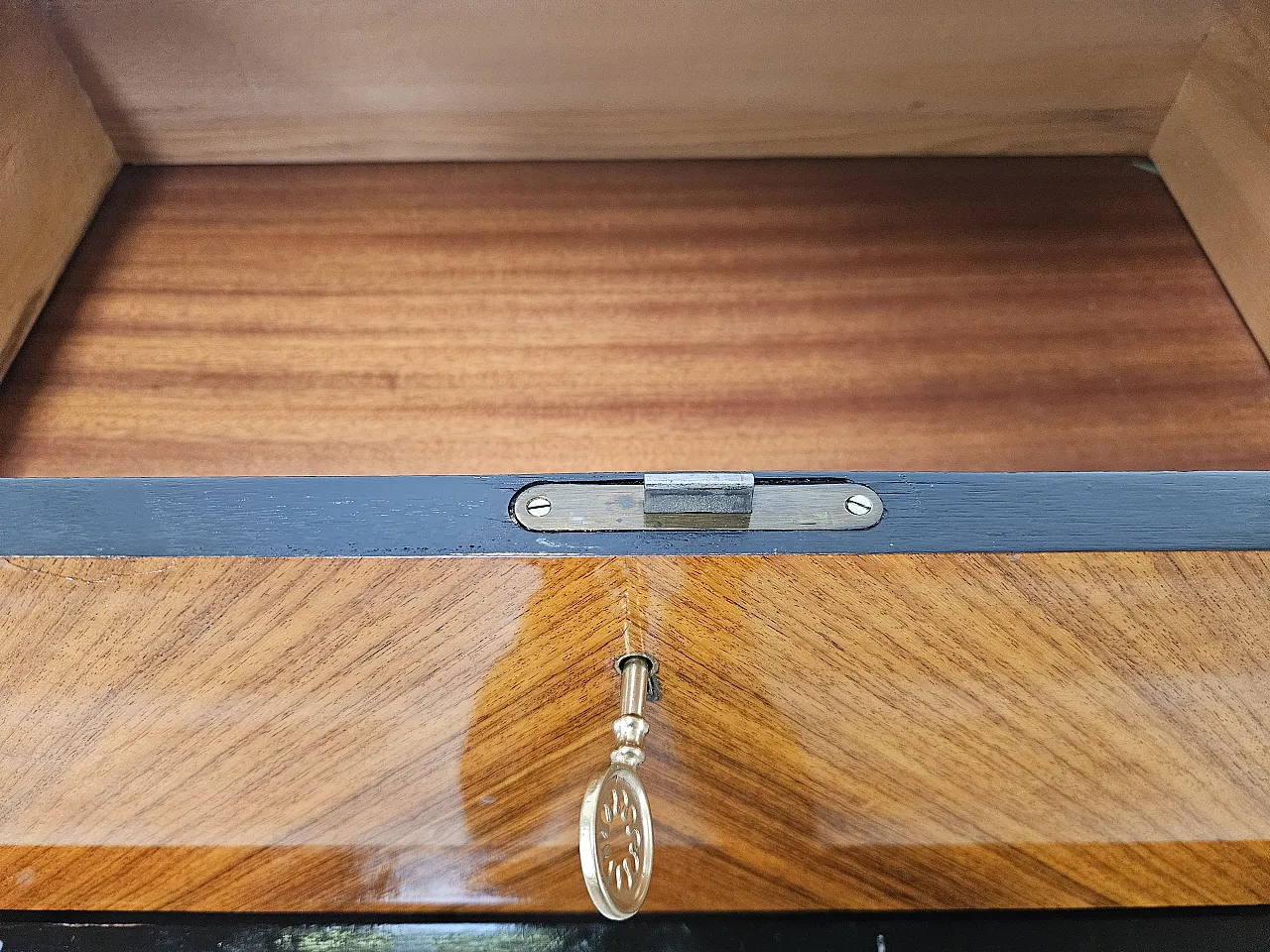 Mid Century drawer in mahogany and mirror, 1950s 18