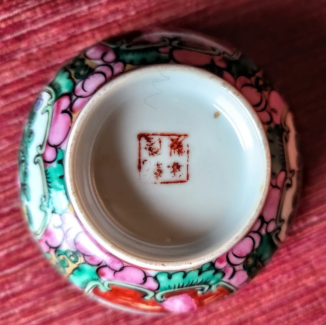 4 ciotole con piatti in porcellana con medaglione rosa, anni '30 3