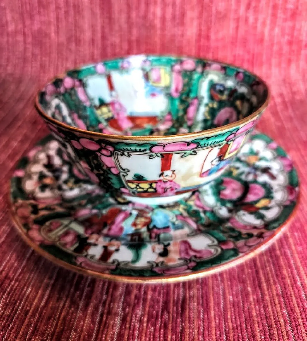 4 ciotole con piatti in porcellana con medaglione rosa, anni '30 5