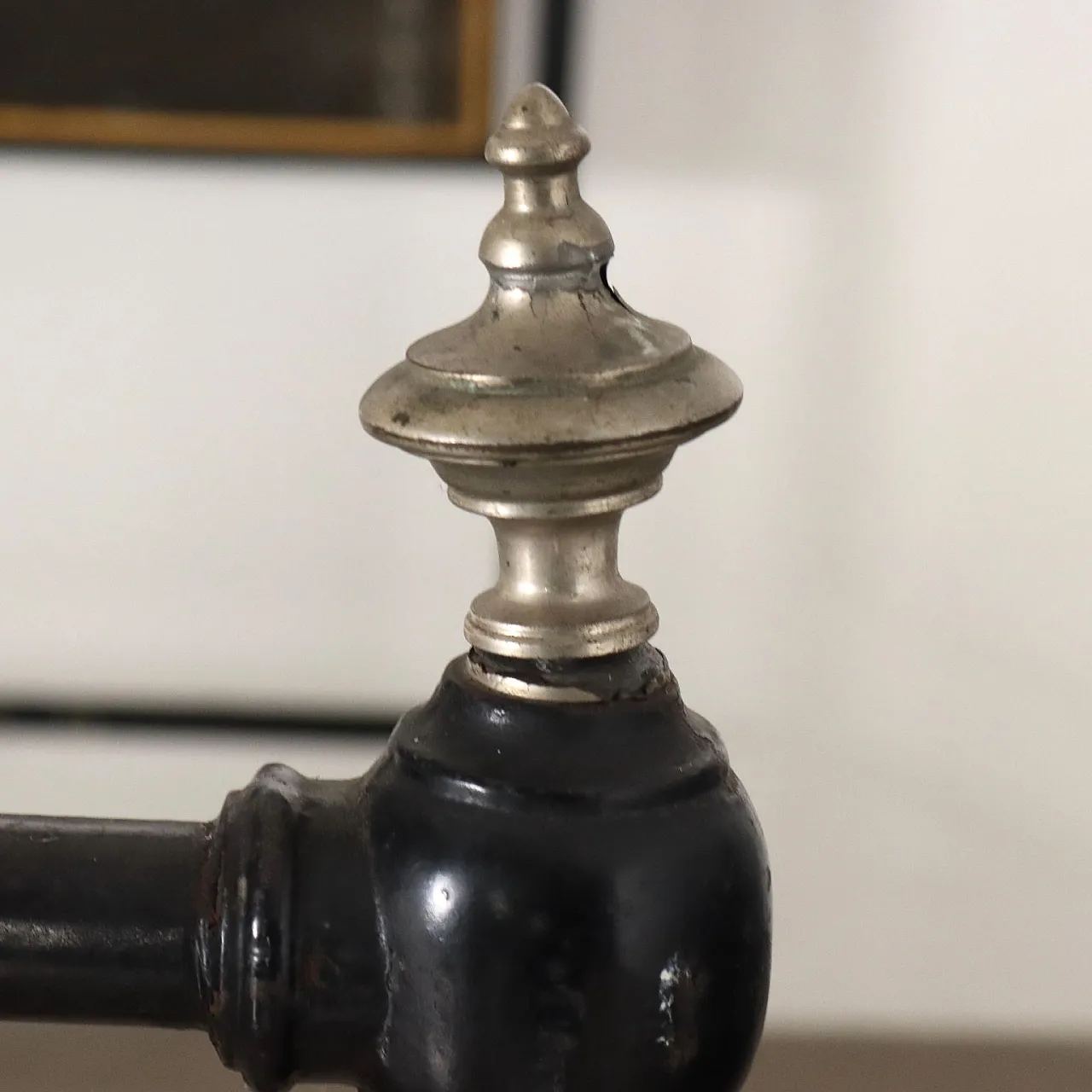 Pair of Art Nouveau Beds in painted Iron, 21st century 5