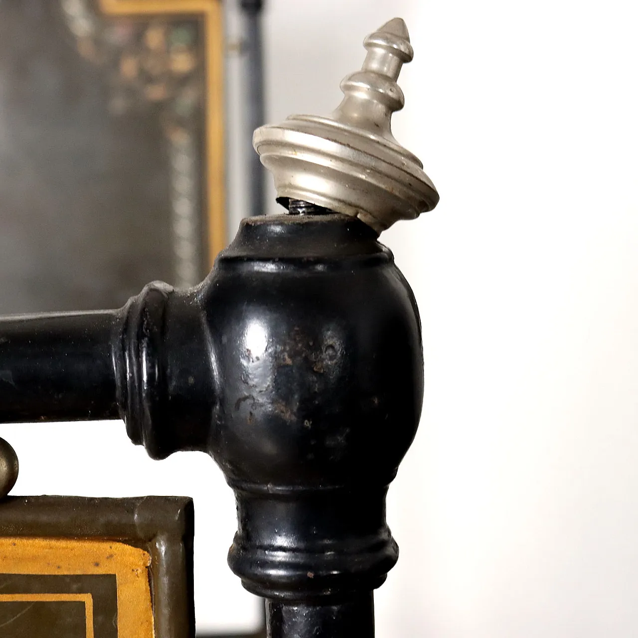 Pair of Art Nouveau Beds in painted Iron, 21st century 6