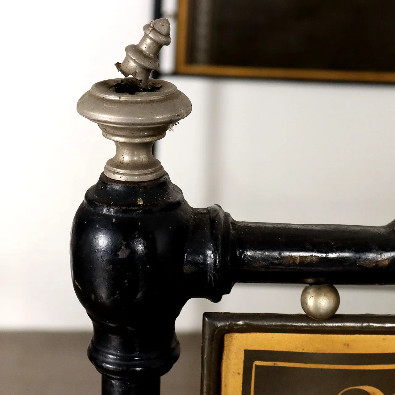 Pair of Art Nouveau Beds in painted Iron, 21st century 7