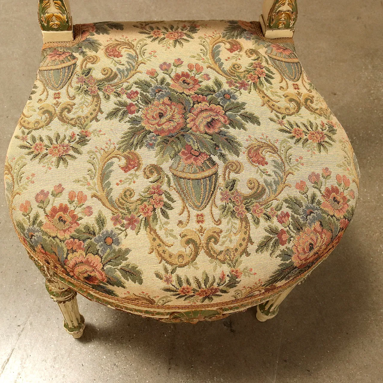 Pair of lacquered and gilded wooden chairs, 20th century 5
