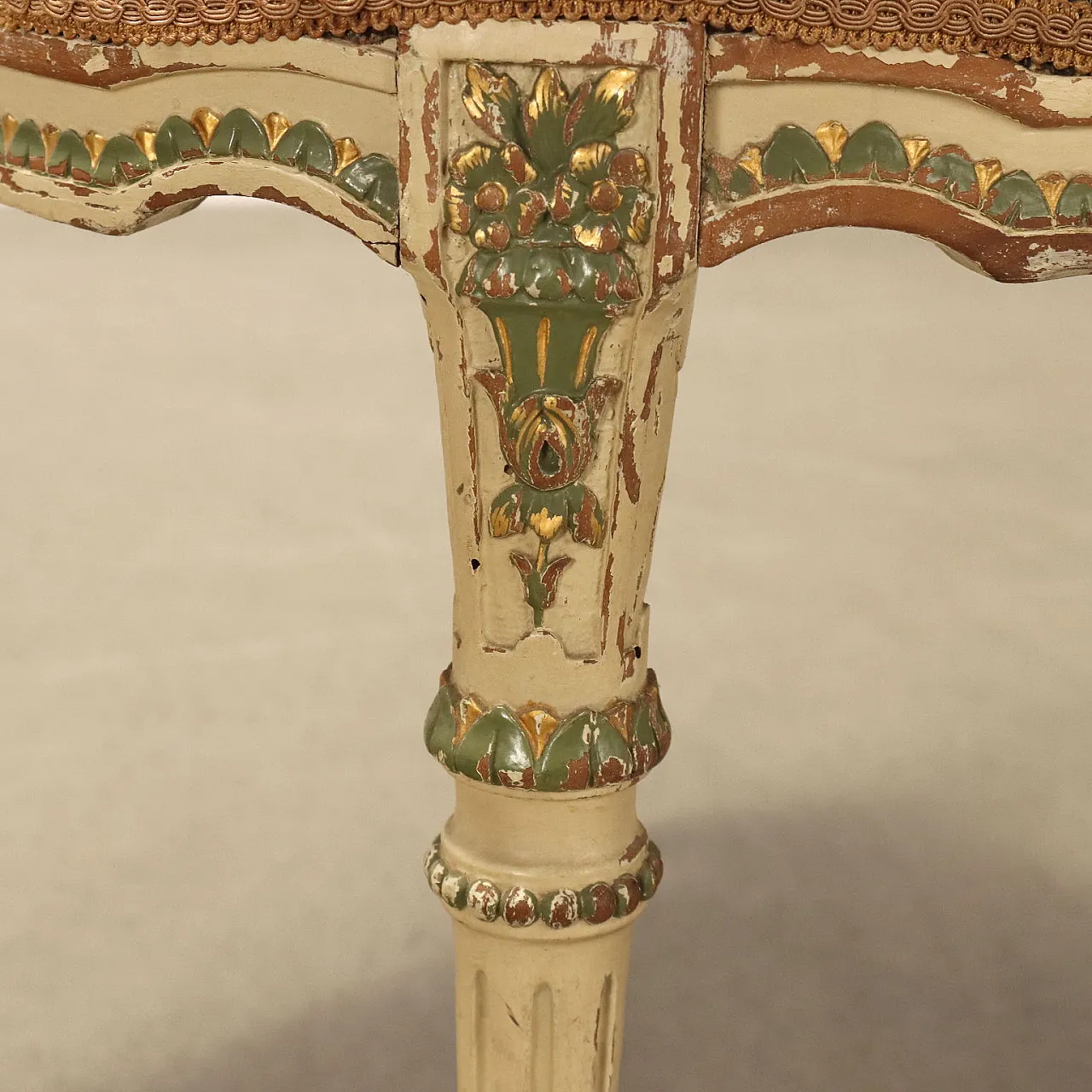 Pair of lacquered and gilded wooden chairs, 20th century 8