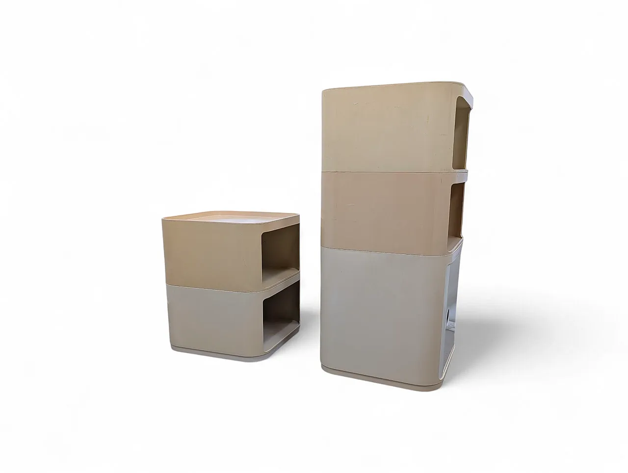 Coppia di contenitori modulari disegnati da Anna Castelli per Kartell 2