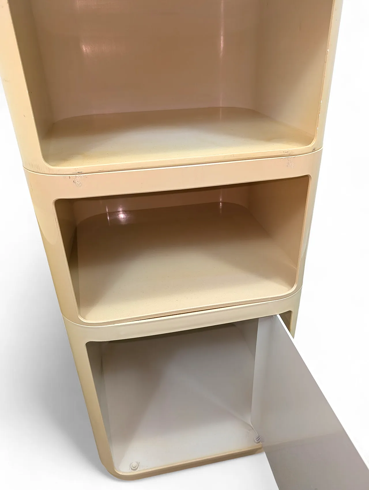 Coppia di contenitori modulari disegnati da Anna Castelli per Kartell 7