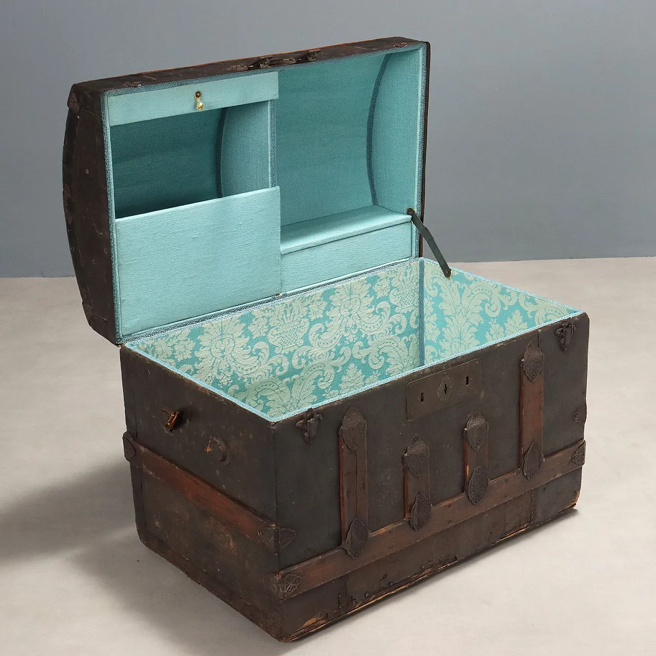 Cassa eclettica in pioppo, argento, abete e metallo, fine '800 3