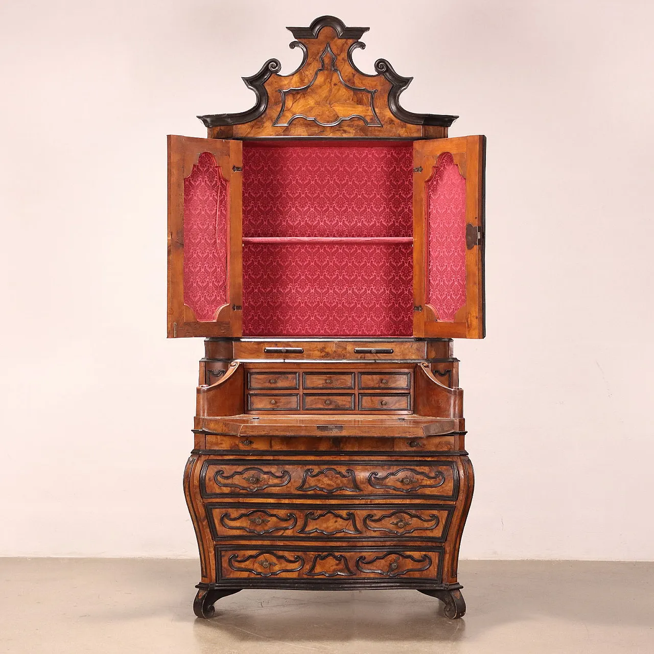 Lombard trumeau veneered in walnut burl, early 1900s 3