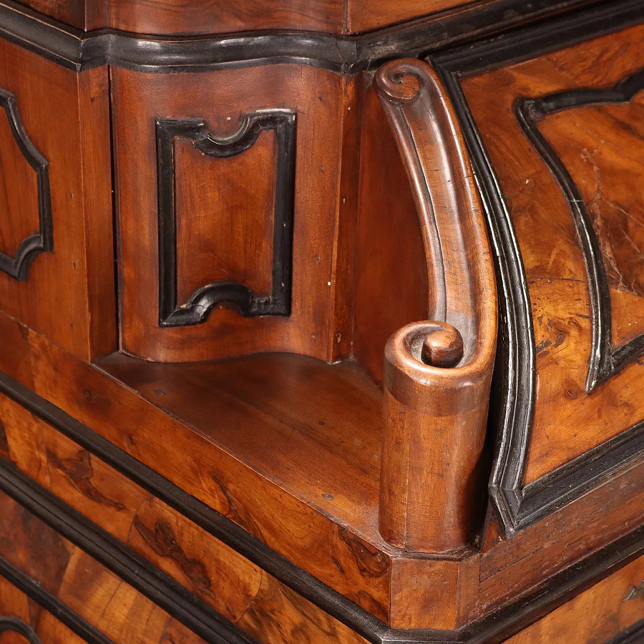 Lombard trumeau veneered in walnut burl, early 1900s 6