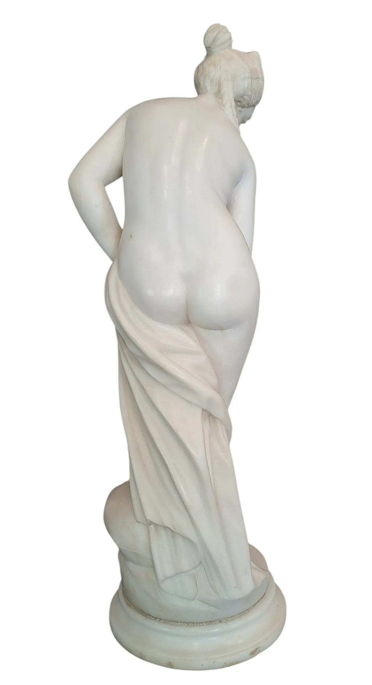 Venus bathing in white Carrara marble, 19th century 3