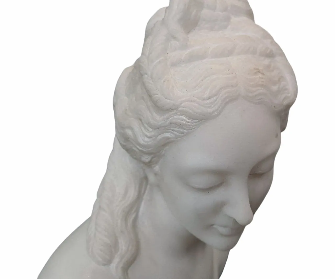 Venus bathing in white Carrara marble, 19th century 4