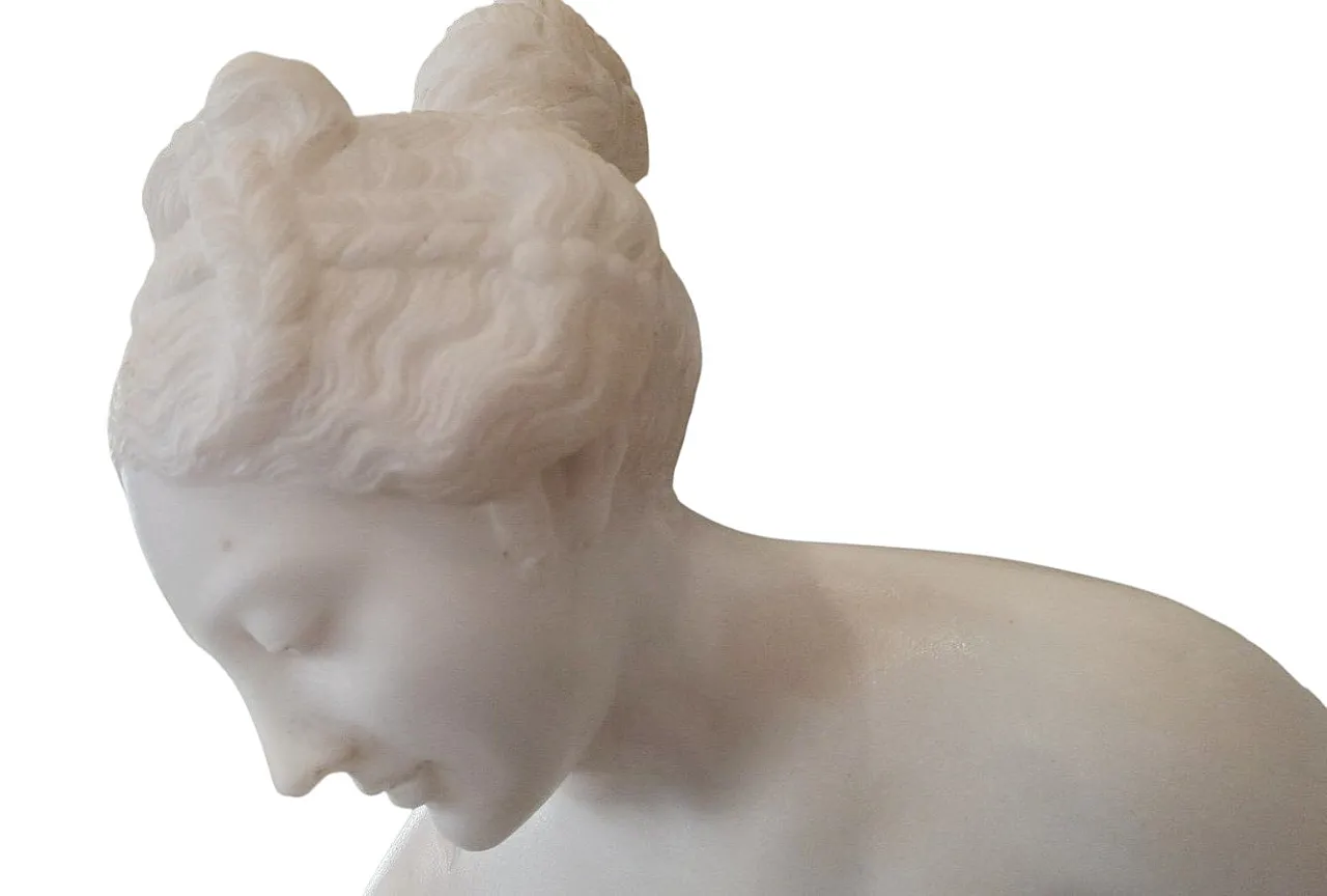 Venus bathing in white Carrara marble, 19th century 5