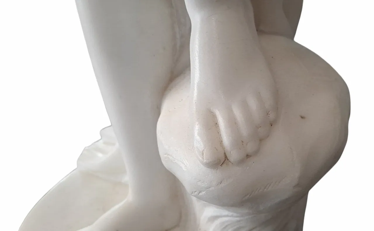 Venus bathing in white Carrara marble, 19th century 7