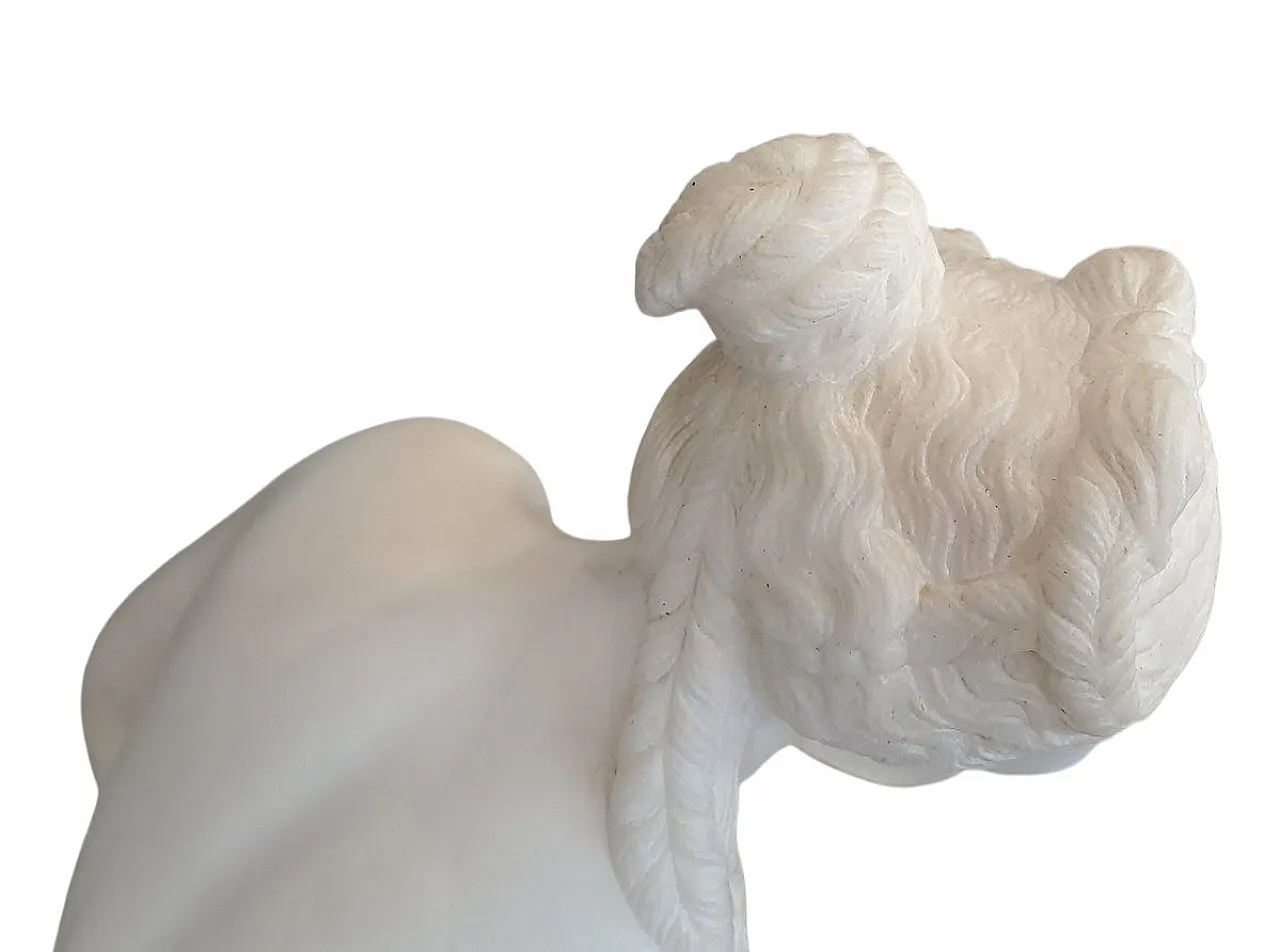Venus bathing in white Carrara marble, 19th century 9