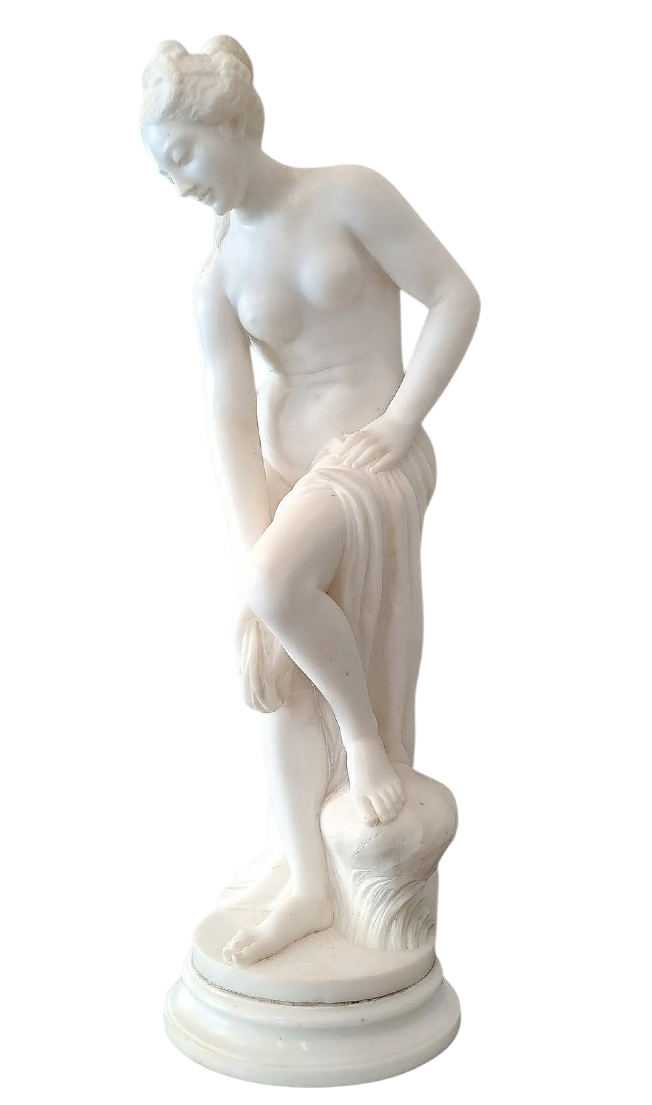 Venus bathing in white Carrara marble, 19th century 10