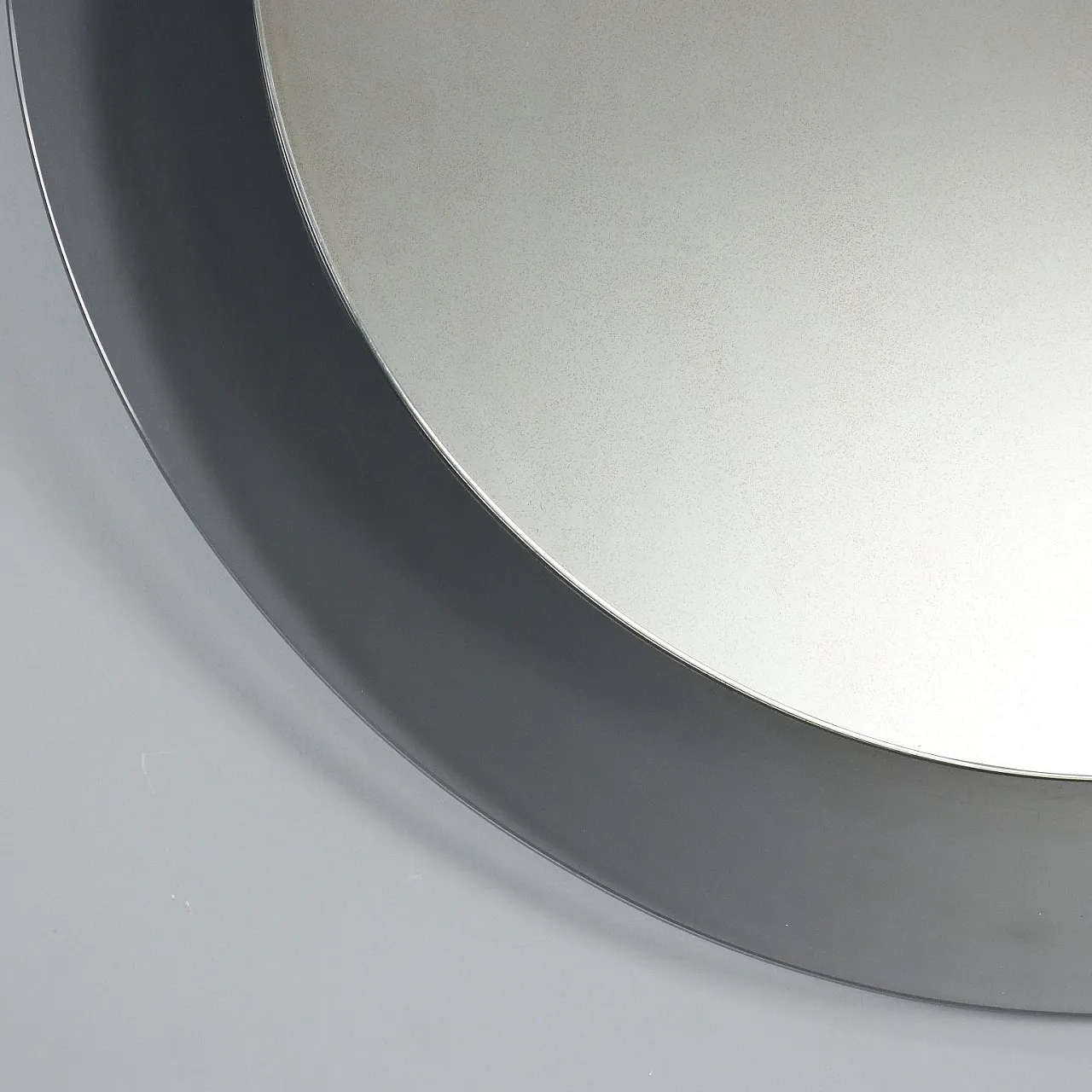 Specchio rotondo in vetro fumé, anni '60 5