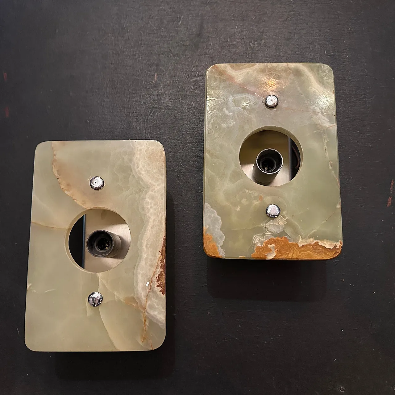 Pair of green and brown onyx and marble wall sconces, 1970s 3