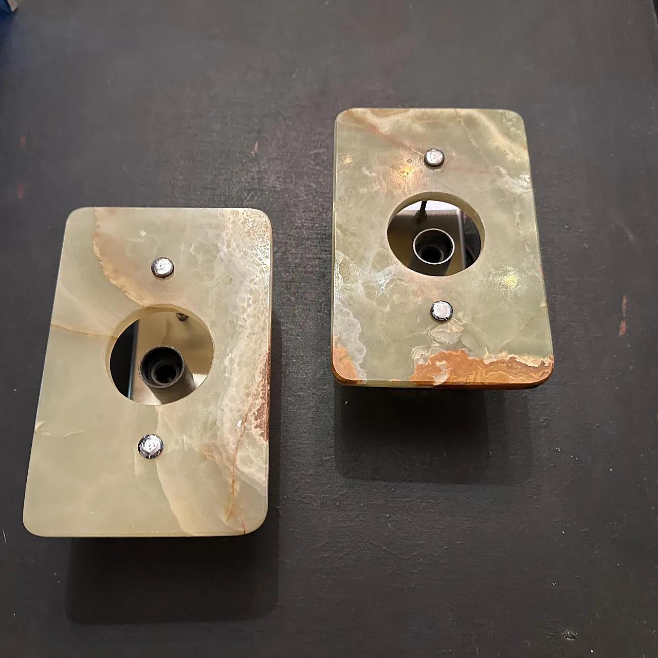 Pair of green and brown onyx and marble wall sconces, 1970s 10