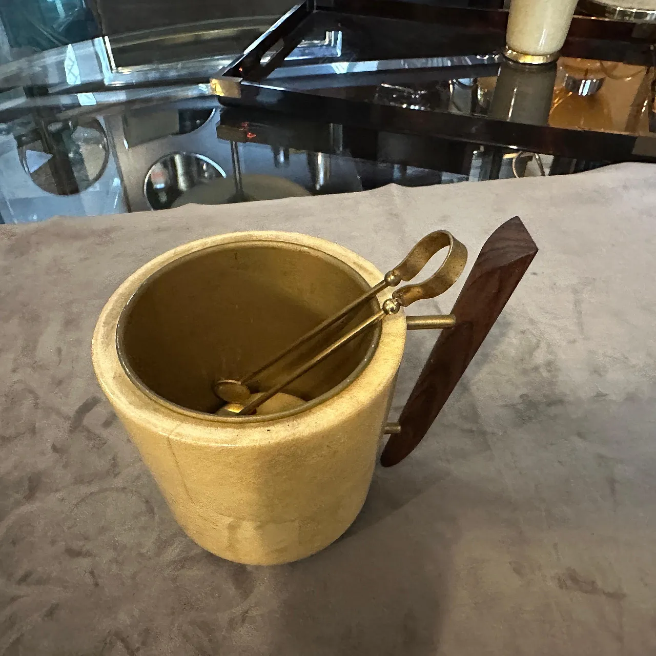 Secchiello in ottone, legno e pelle di capra di Aldo Tura, anni '50 3