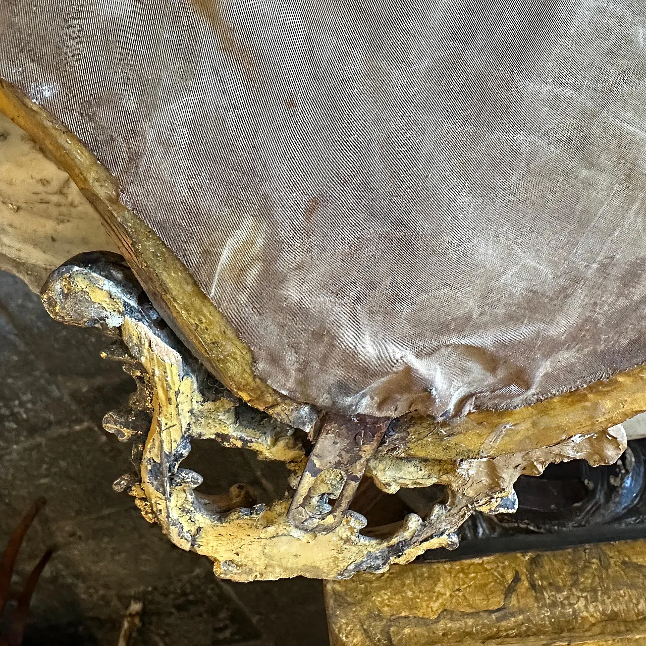 Gilded wooden frame with white porcelain Christ, 19th century 3